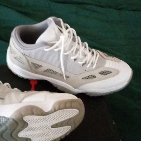 Nike | Shoes | Air Jordan 1 Retro Low Ie With Receipt | Poshmark display picture 2